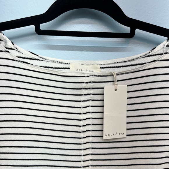 Mello Day black & white striped top size Small - Picture 3 of 11